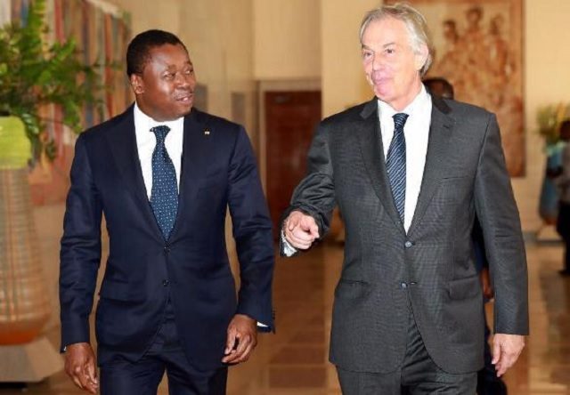 L’ancien Premier ministre Tony Blair reçut à Lomé par le Président de la République