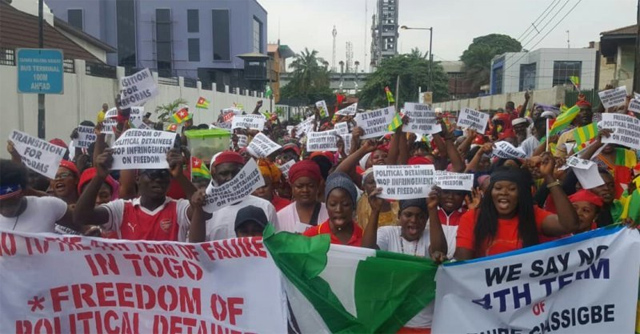Nigeria : La diaspora togolaise manifeste contre le 4è mandat de Faure Gnassingbé