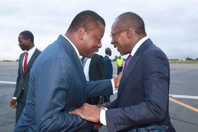 Bénin et Togo : des voisins si éloignés par la politique