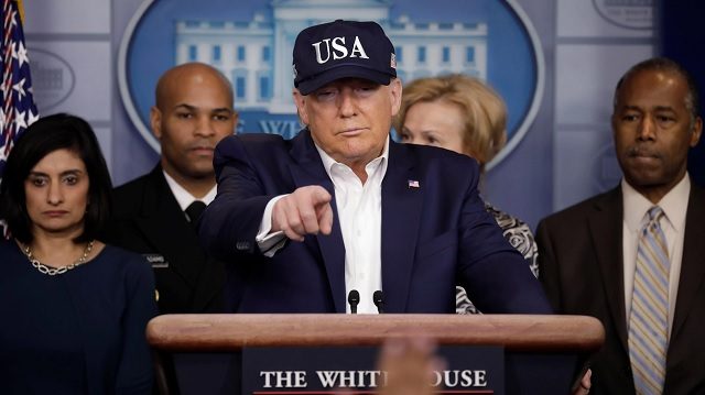 Trumperie logocratique: ni dictature ni folie