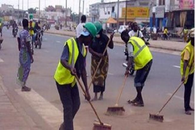 Commune du Golfe 5 : Des balayeurs de rues renvoyés malgré des mois d’arriérés de salaires