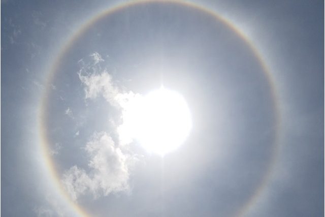 Togo – Un spectacle extraordinaire dans le ciel retient l’attention de toute la ville de Lomé