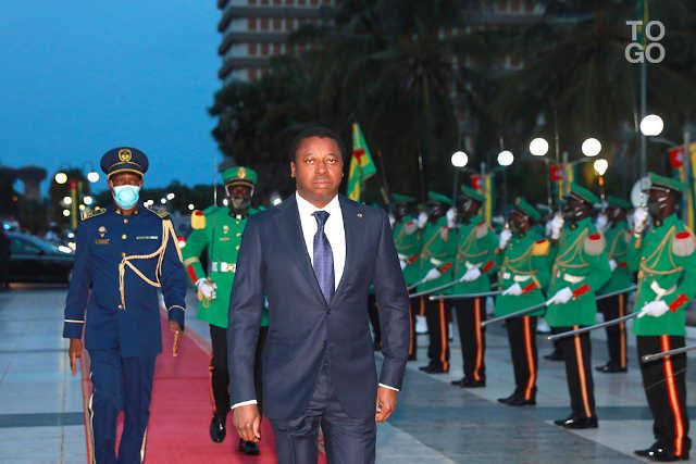 Nouveau mandat: chasse à l’homme et pression des USA