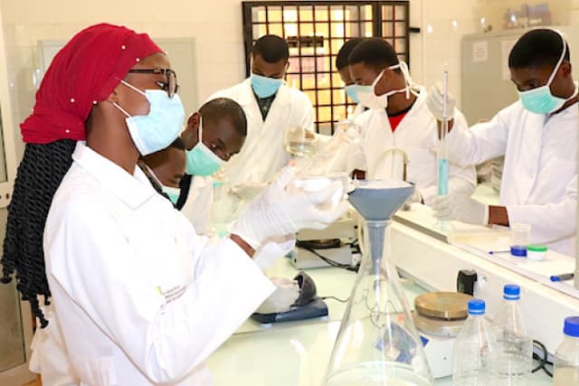 Université de Lomé : Les recherches sur la Covid-19 en péril faute de moyens