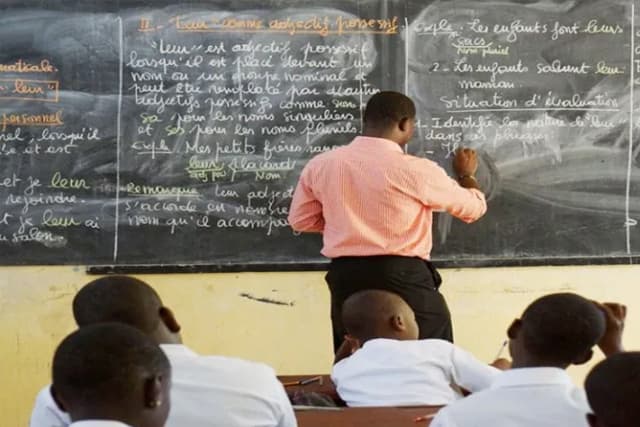 Togo : Un enseignant suspendu pour insuffisance de niveau