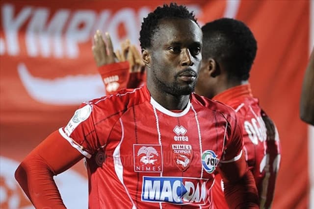 Togo : l’ex-international togolais Améwou Komlan convoqué pour avoir critiqué Claude Le Roy dans une vidéo