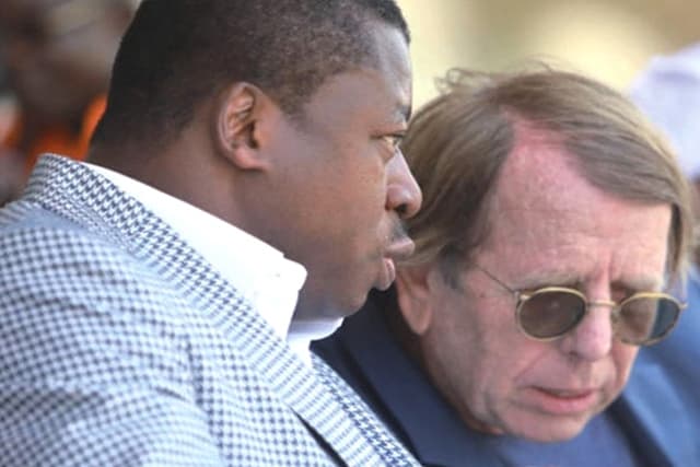 Le jeune doyen serait-il envoûté par le vieux sorcier blanc ?