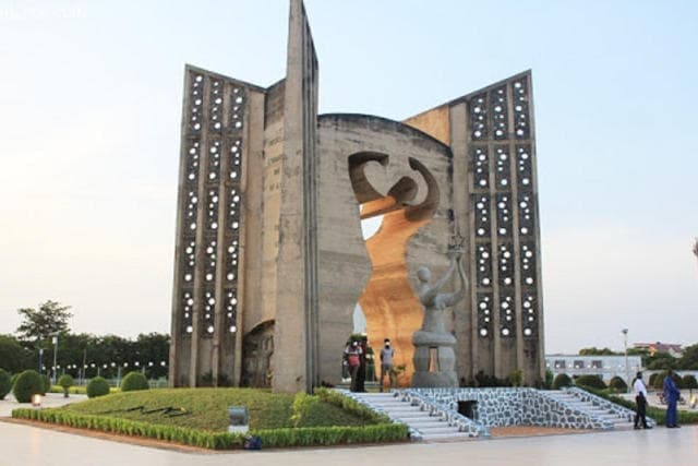Un enfant de la diaspora à la découverte du Monument de l’Indépendance à Lomé