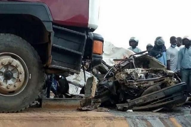Togo : un camion titan écrase un professeur de lycée à l’entrée de Tsévié