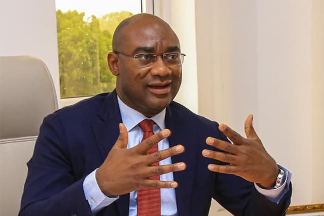 Togo-Le ministre de tutelle exclut un élève de seconde pour violences