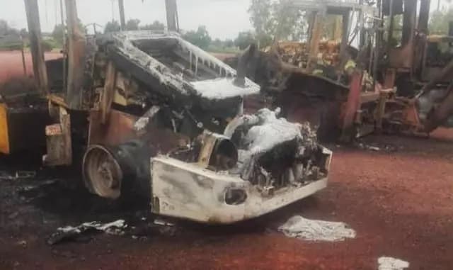 Des engins de CENTRO SA incendiés au Burkina Faso