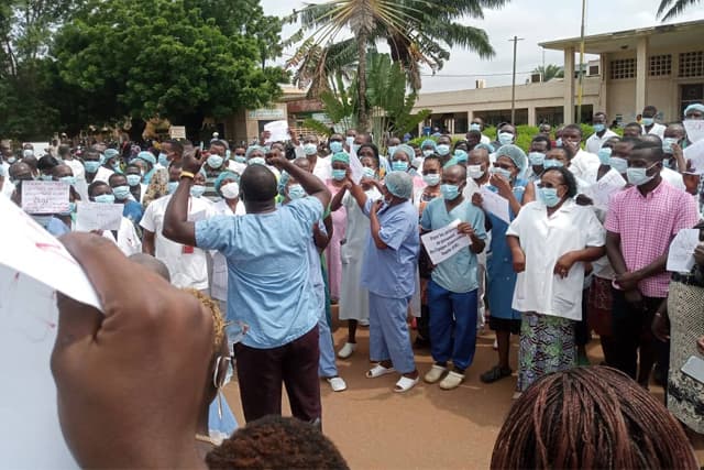 Togo/Sit-in de deux jours : le personnel soignant exige la démission de leur ministre de tutelle