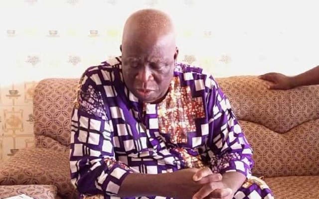 Togo/Non-voyant, agriculteur…Ce qu’est devenu l’ancien ministre de la Transition Kokouvi Masseme, en exil depuis 30 ans