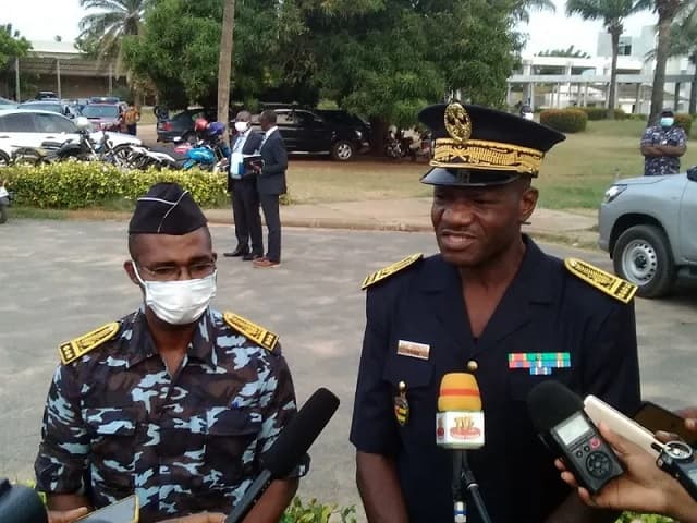 Sécurité routière : Le port du casque désormais obligatoire pour les passagers des engins à deux roues