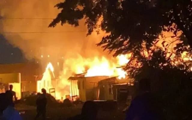 Ghana : un violent incendie ravage le quartier central des affaires d’Accra
