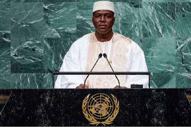 Et aucun africain n’attend de Messie, arrêtons la mauvaise foi