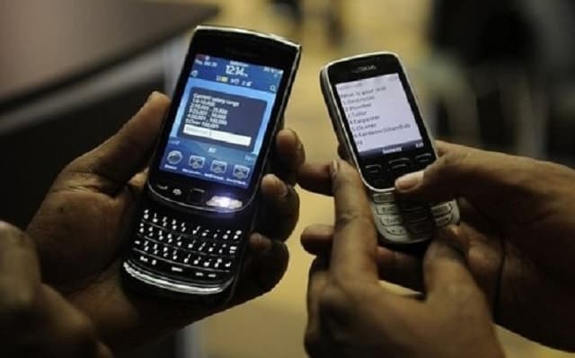 Togo : l’utilisation des téléphones portables interdite en classe