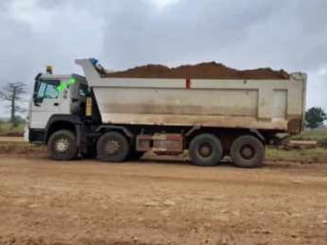 Togo/SNPT : Un camion-benne de la société volé sur le site de Dagbati