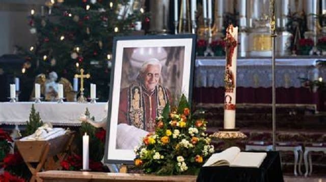 Faure Gnassingbé aux funérailles du pape émérite Benoît XVI