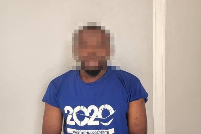 Togo : un voleur et violeur des jeunes filles piégés sur les réseaux sociaux arrêté par la police