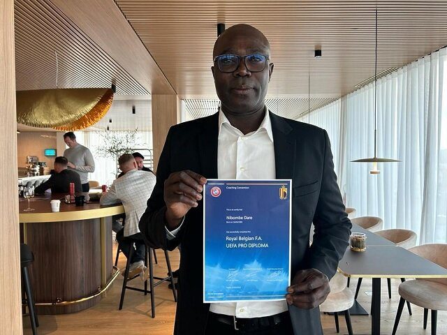 Belgique : l’ex international togolais, Nibombe Dare obtient le prestigieux diplôme UEFA Pro