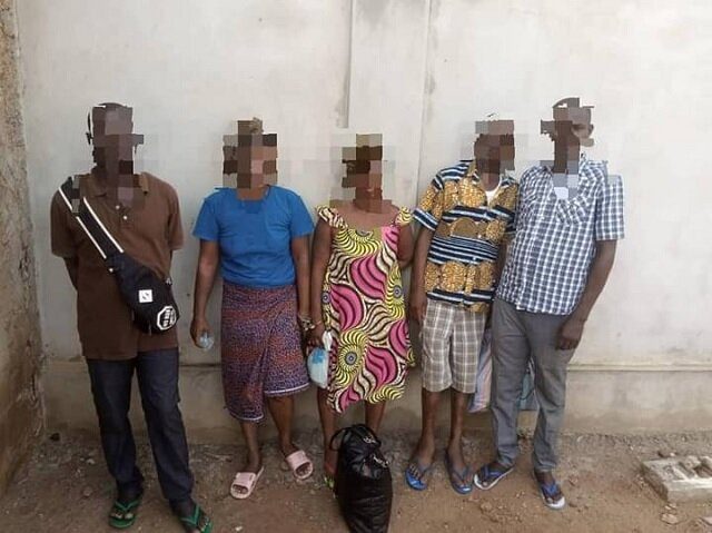 Togo : la police démantèle un réseau de voleurs dans les taxis, dont deux femmes