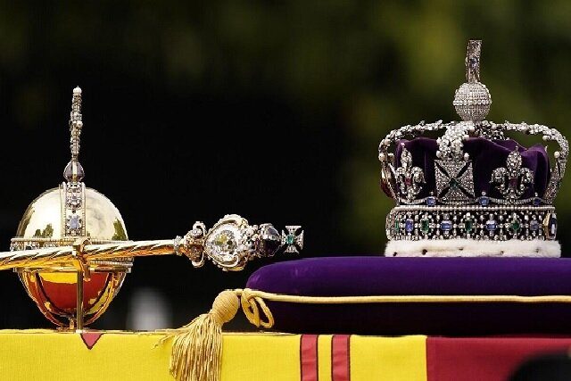 Royaume-Uni/Couronnement de Charles III: polémique autour des diamants sud-africains de la couronne