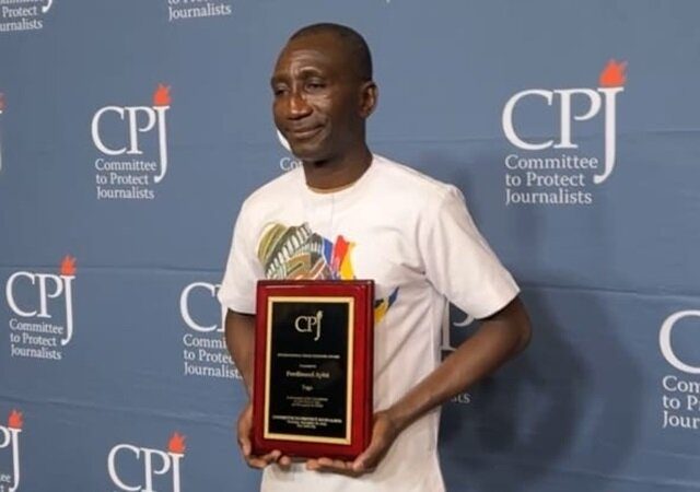 Togo/Ferdinand Ayité récompensé : Fierté pour les journalistes togolais indépendants