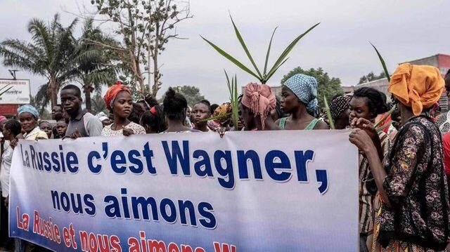 Guerre en Ukraine : l&rsquo;or extrait par le groupe paramilitaire Wagner, en Afrique, rapporterait jusqu&rsquo;à 114 millions de dollars par mois à la Russie