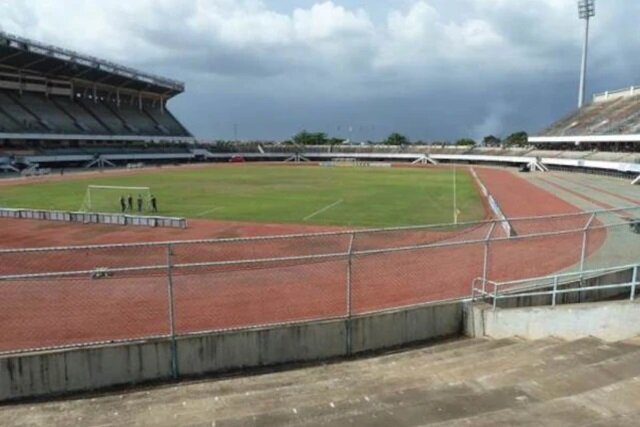 Un pays sans infrastructures sportives qui acquiert des droits de diffusion de la Champion’s League à coût de millions d’euros