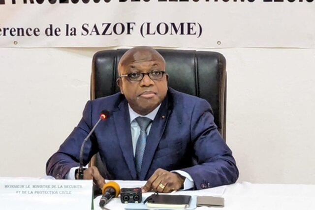 Togo : Calixte Madjoulba rappelle les lourdes sanctions liées à l’usage de pétards et feux d’artifice