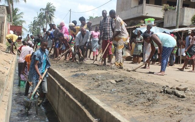 Débris de caniveaux traînants après curage sur fond d’incivisme: Le Golfe 5 se donne piteusement en spectacle