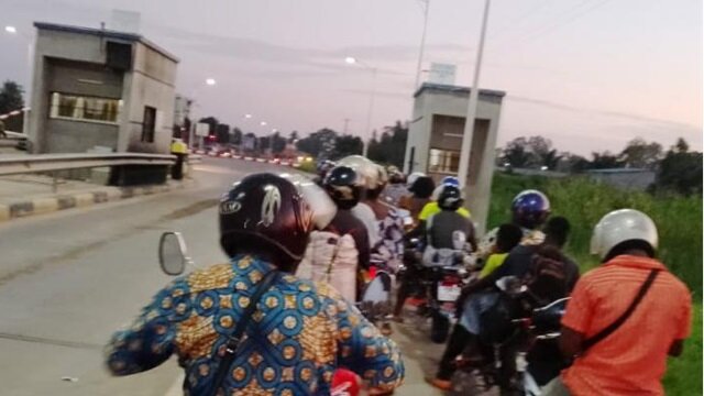 Togo : Poste de péage de Zegle, dégueulasse !!!