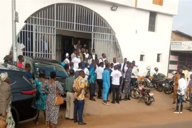 Togo- Mauvaise note pour l’Église Pentecôte : Recours à la police pour réprimer les fidèles manifestants dans les églises