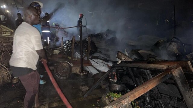 Togo/incendie vite maitrisé au marché de Kégué : retour sur quelques images