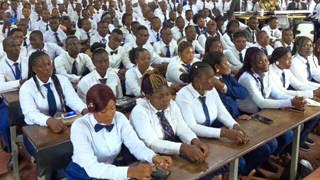 Togo/MEPS : 2579 élèves ont reçu leur diplômes de professeurs d&rsquo;écoles