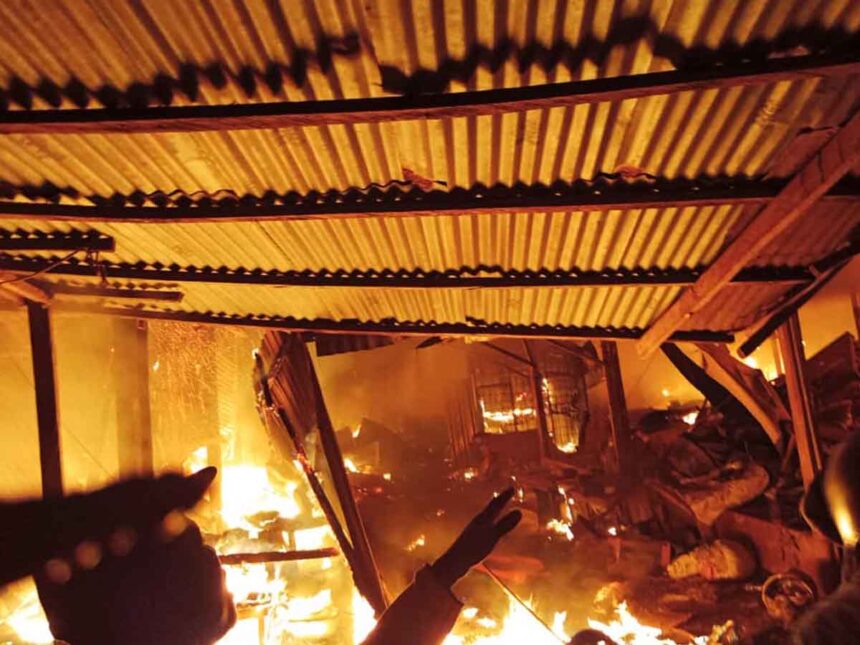 Togo : Le marché Assiyéyé d’Adidogomé ravagé par un incendie (vidéo)
