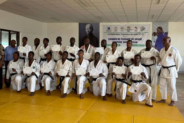 FTJ : 19 judokas accèdent à la ceinture noire 1er Dan