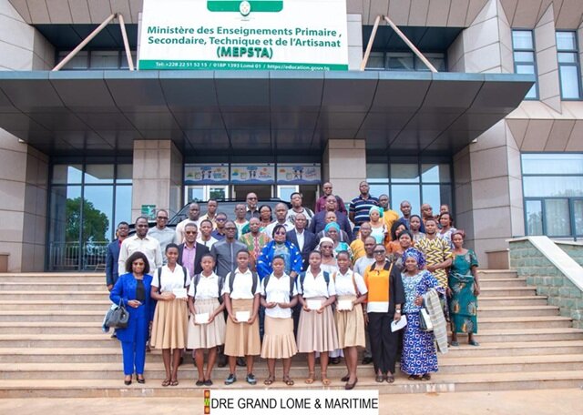Togo/Éducation des filles : 20 élèves distinguées grâce aux bourses Merck