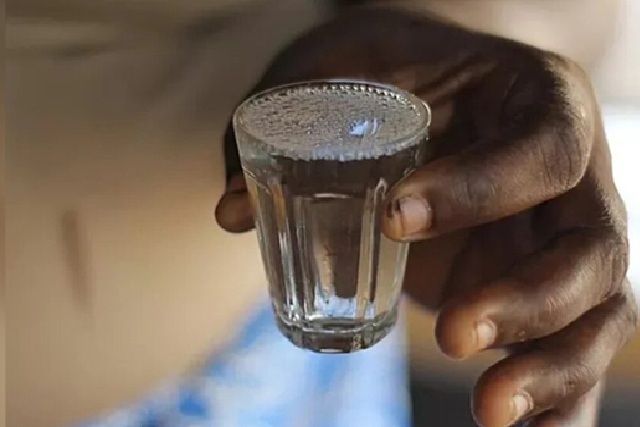 Togo/Dapaong : plus de 11 000 litres de Sodabi frelaté détruits