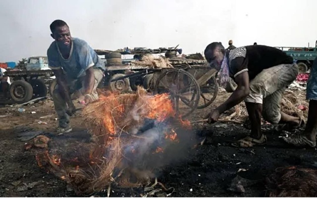 Plomb, profit, poison : l’empire toxique des recycleurs indiens au Togo (Enquête)